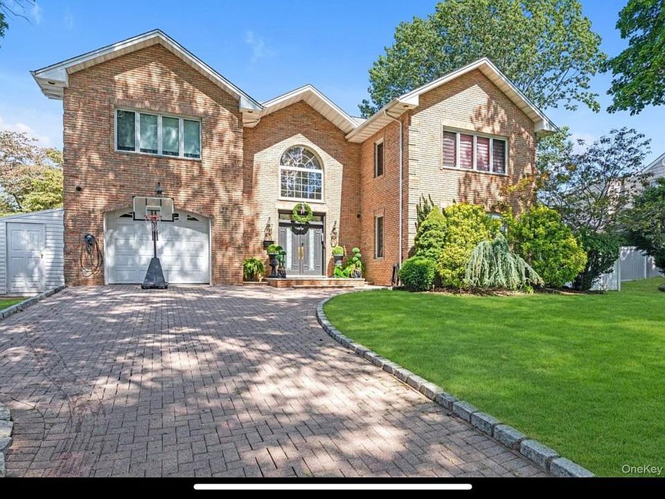 1st image of 27 Circle Dr