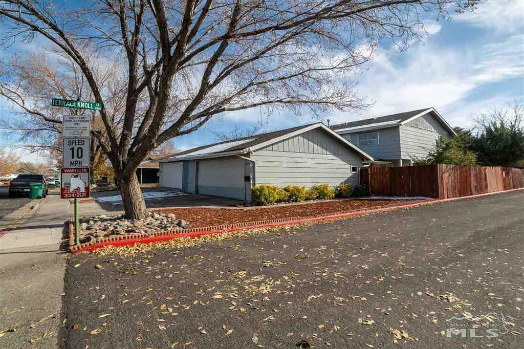 2620 Starks Way photo 1