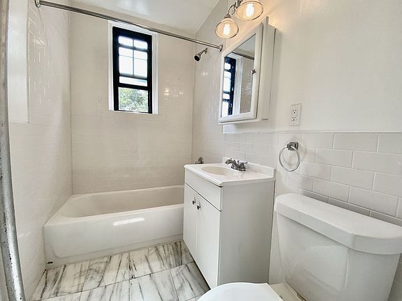 4th image of 301 Cumberland St APT D2