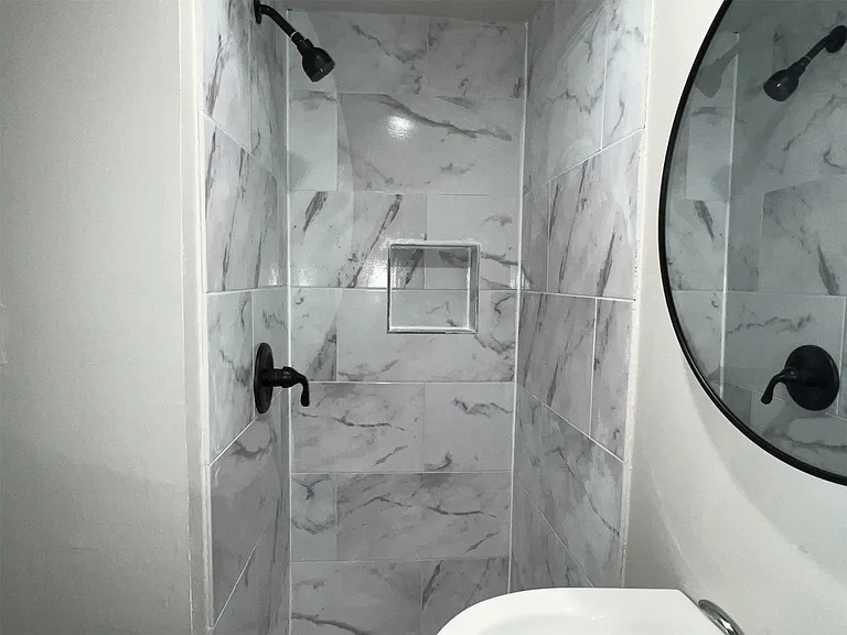 224 Stuart St — Photo 14