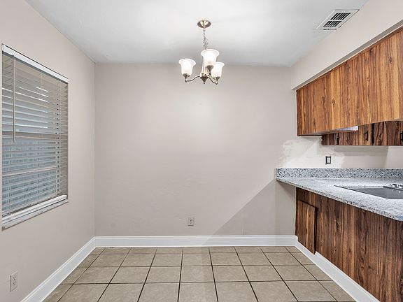 5th image of 2121 S San Gully Rd APT 16