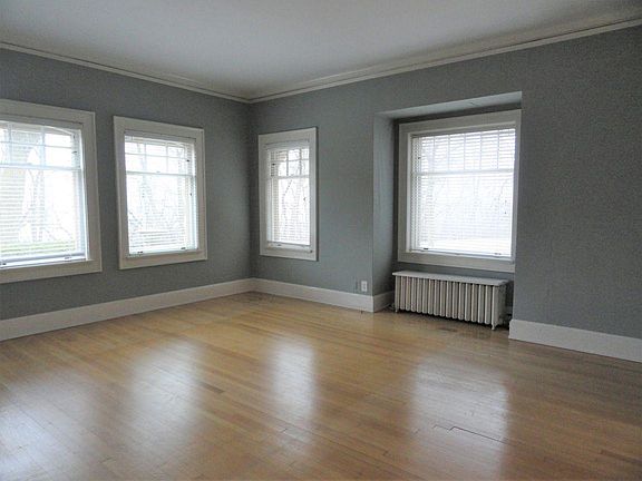 5th image of 2367 N Wahl Ave #1