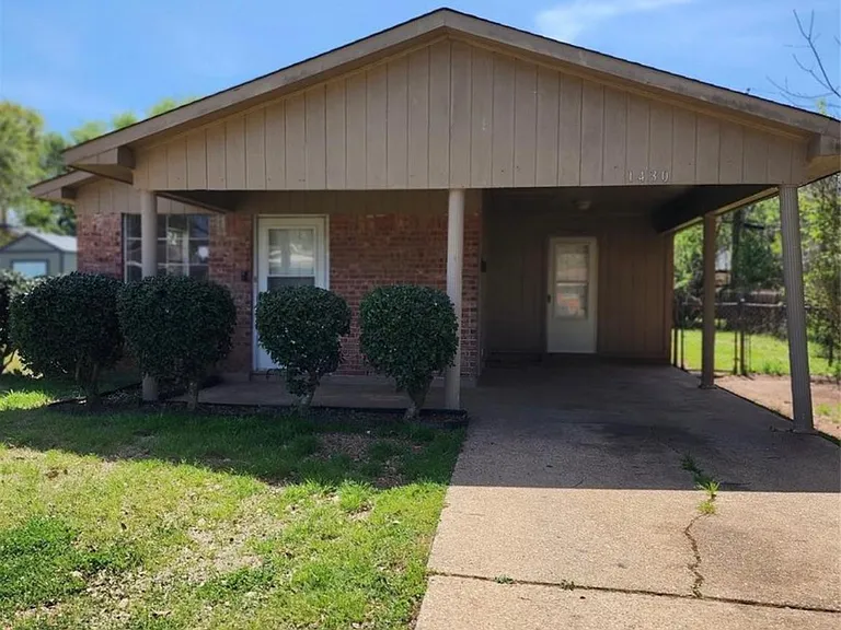 1430 Cynthia Ln — Photo 4
