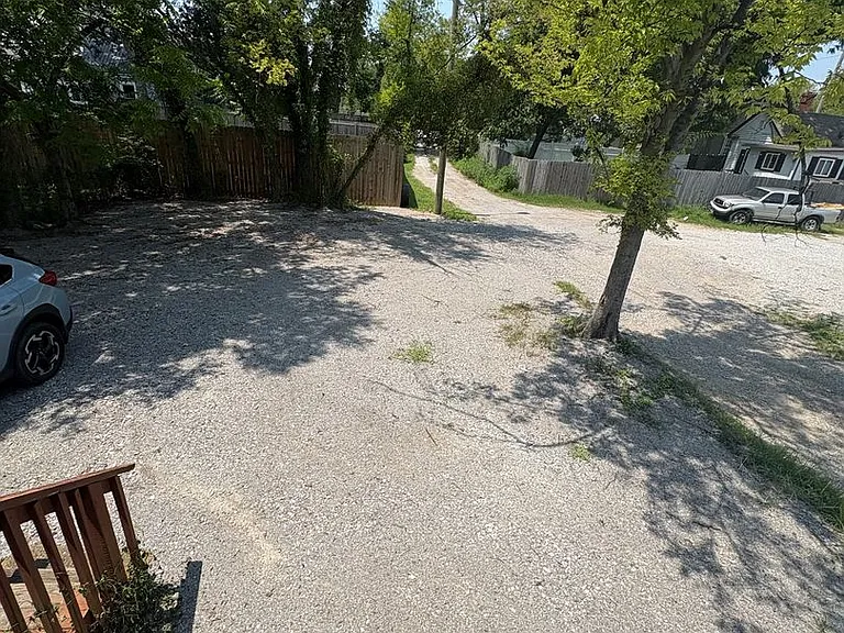 1107 S Willow St — Photo 4