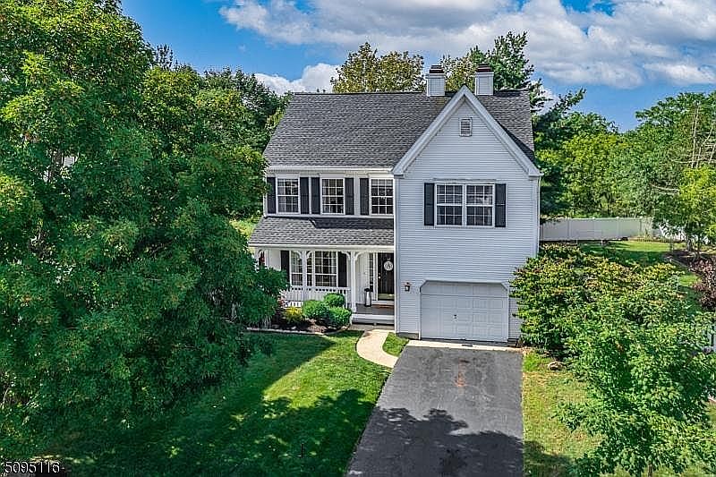 1st image of 22 Cartier Dr