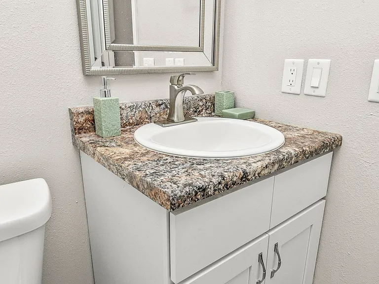 2626 W Hanover Dr — Photo 20