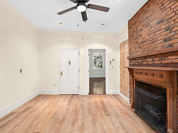 3rd image of 25 Barrow St #1