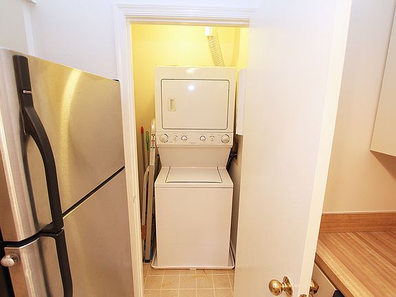 5th image of 7713 Lafayette Forest Dr APT 31