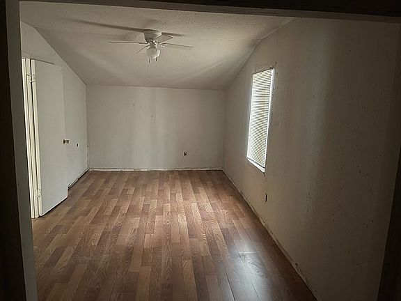 4th image of 1405 NW Lawton Ave