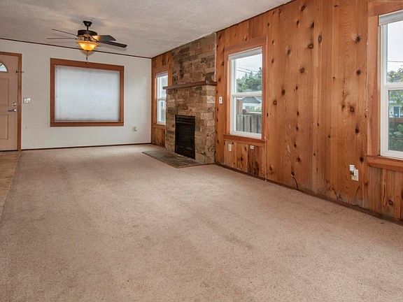 3rd image of 3041 SW Coast Ave