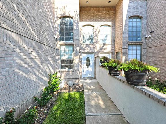 3rd image of 7521 Country Club Dr APT 307