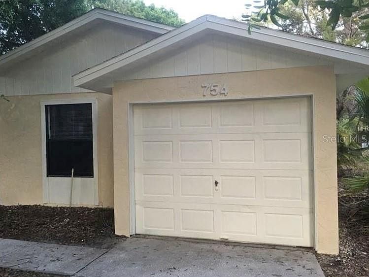 1st image of 754 Arthurs Ct
