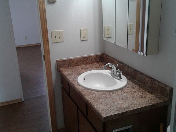 3rd image of 404 Roosevelt St #1A