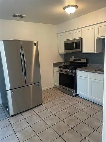 1728 Farragut St — Photo 5