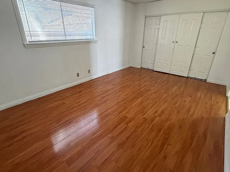 2236 E Desert Inn Rd — Photo 20
