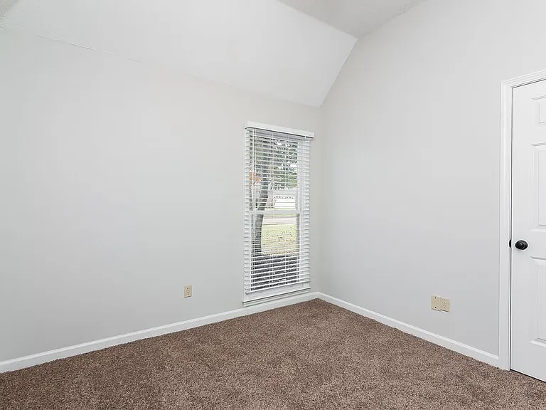 8679 Old Post Rd — Photo 12