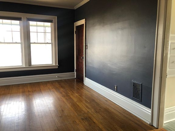 5th image of 235 Fairwood Ave