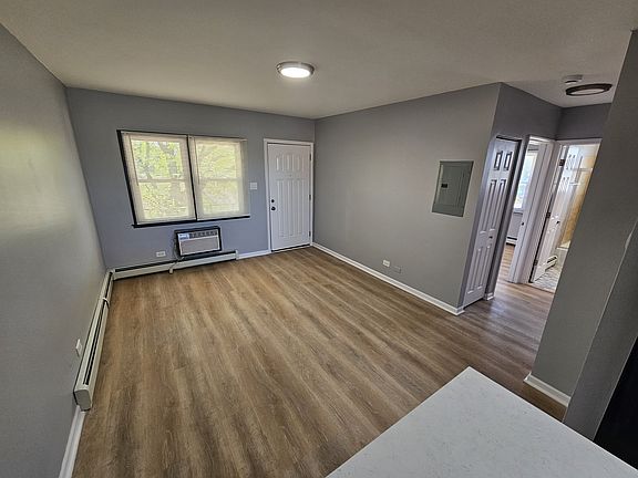 2nd image of 1442 S Central Ave APT 15