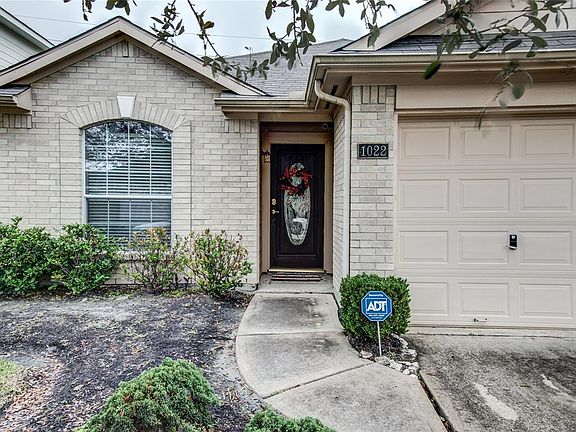 3rd image of 1022 Cavern Brook Ln