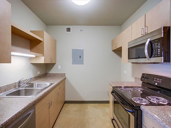 2nd image of 425 W Beech St Unit 332