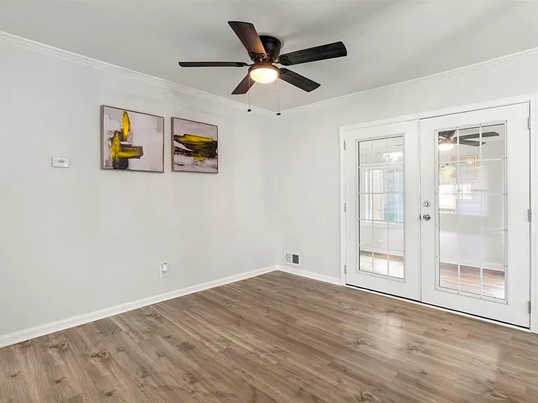 2318 Green Forrest Dr — Photo 4