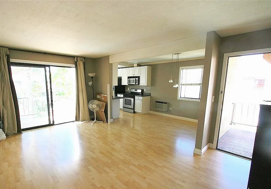 2 bed, 912 sqft, $2,599 — Photo 3