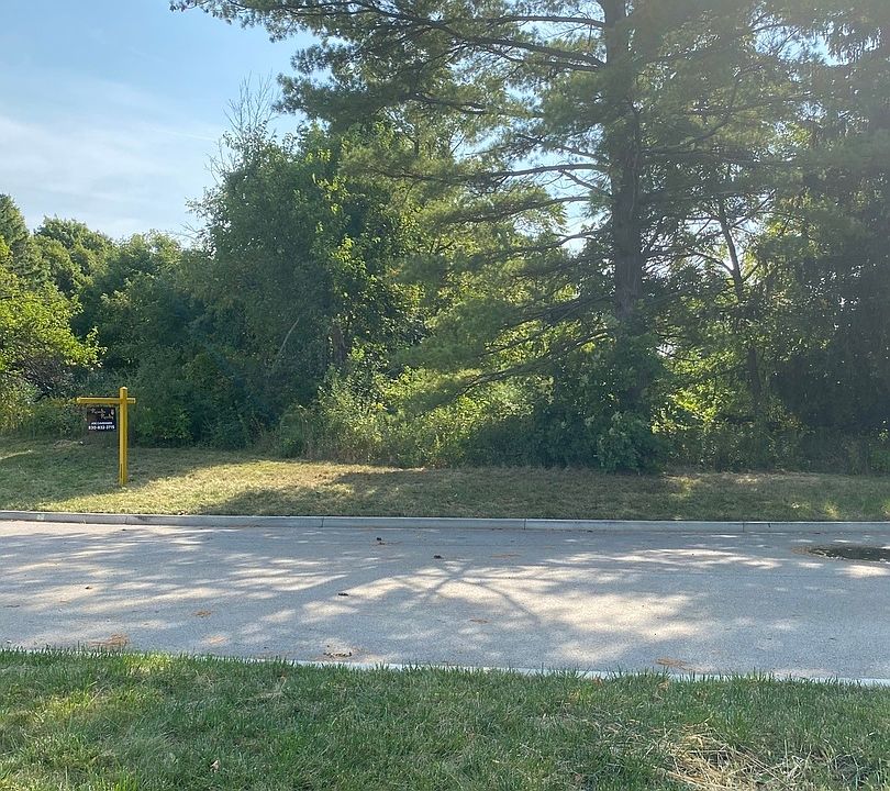 2nd image of 18683 W Capri Ct