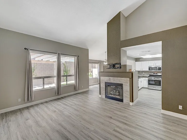 9421 Valley Hills Ave — Photo 5