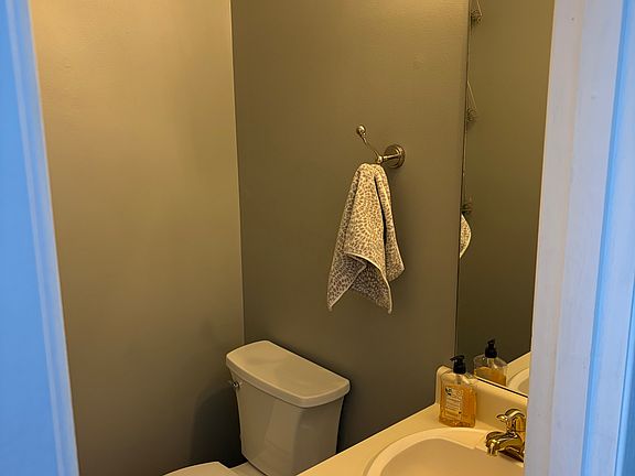 3rd image of 35 Monmouth Dr