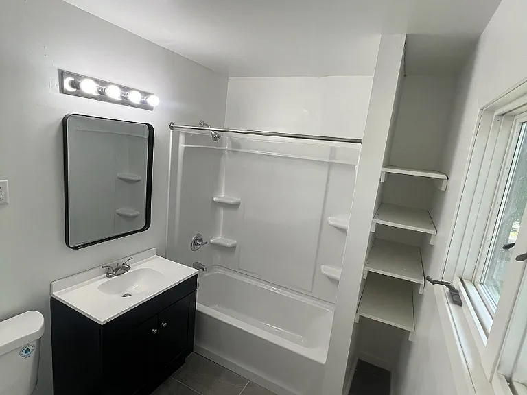 305 Naples Dr — Photo 14
