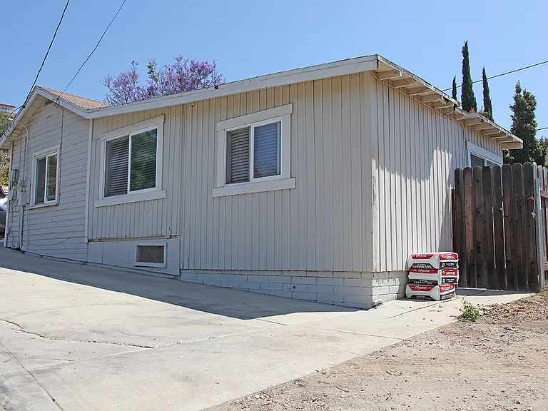 698 Mission Dr — Photo 14