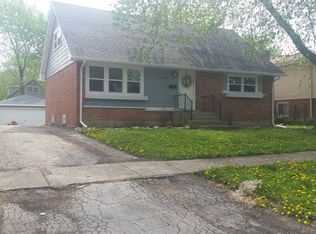 16909 Sunset Ridge Dr, Country Club Hills, IL 60478