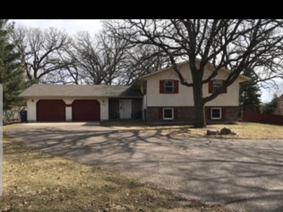 Large driveway, at end of cul-de-sac