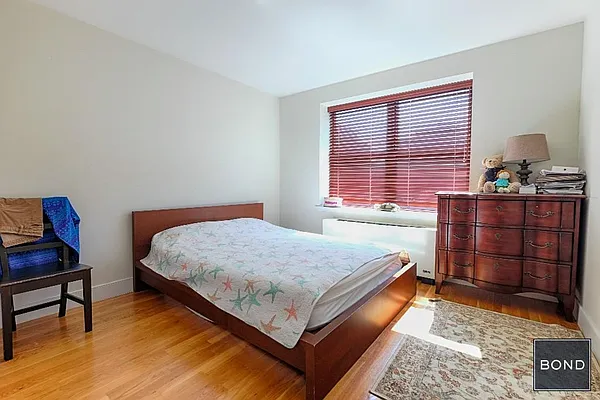Sold by Bond New York | media 17