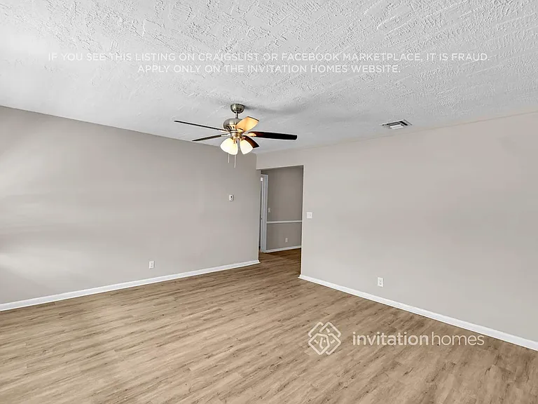 319 SW 9th Ave — Photo 4