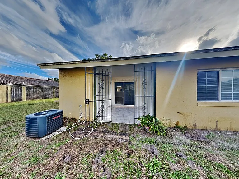 1921 Truman Rd — Photo 19