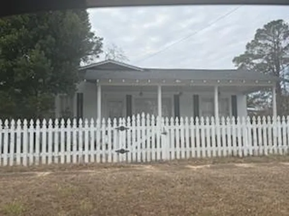 206 S Monroe St, Calhoun City, MS 38916