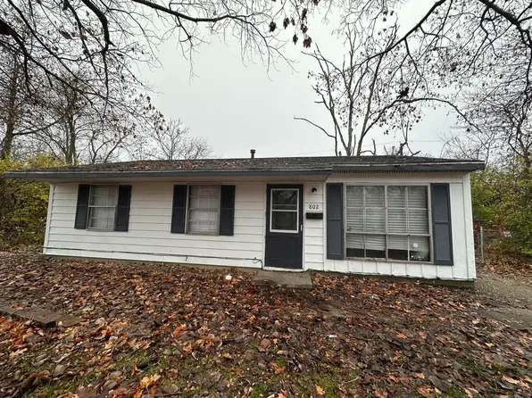 802 Knollcrest Dr, Danville, IL 61832