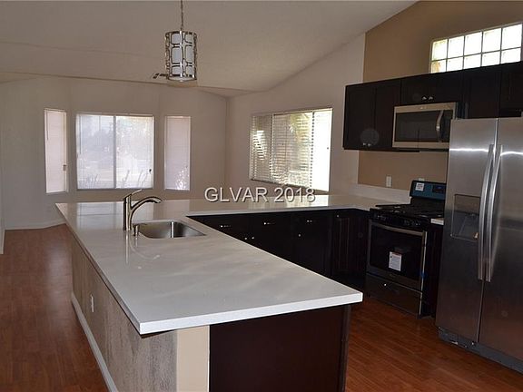 5th image of 1601 Yellow Rose St
