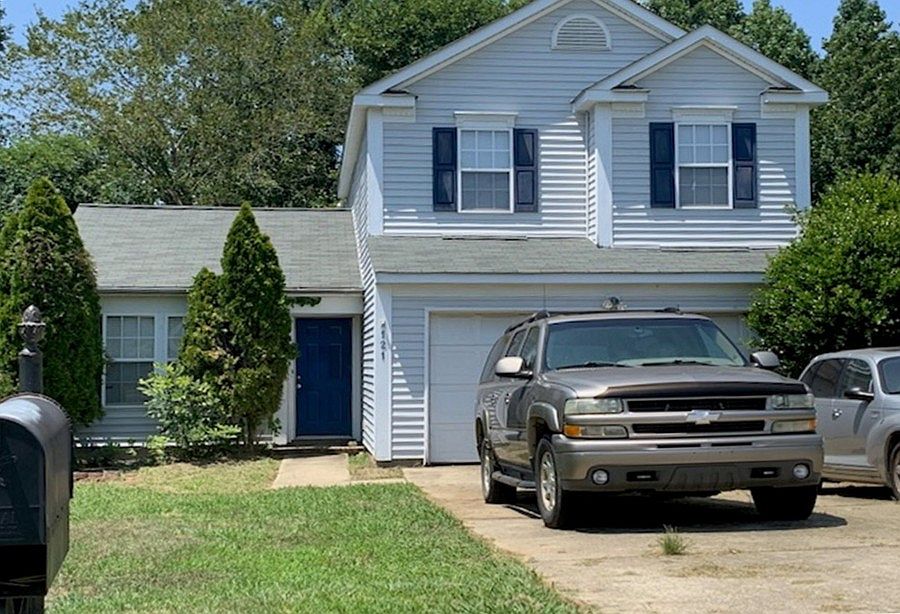 1st image of 121 Clairwood Dr