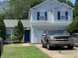 121 Clairwood Dr, Mount Holly, NC 28120