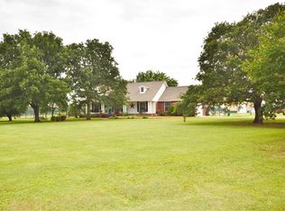 514 Hidden Oaks Ln, Corsicana, TX 75109