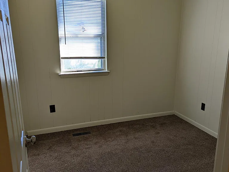 410 Liberty St — Photo 13