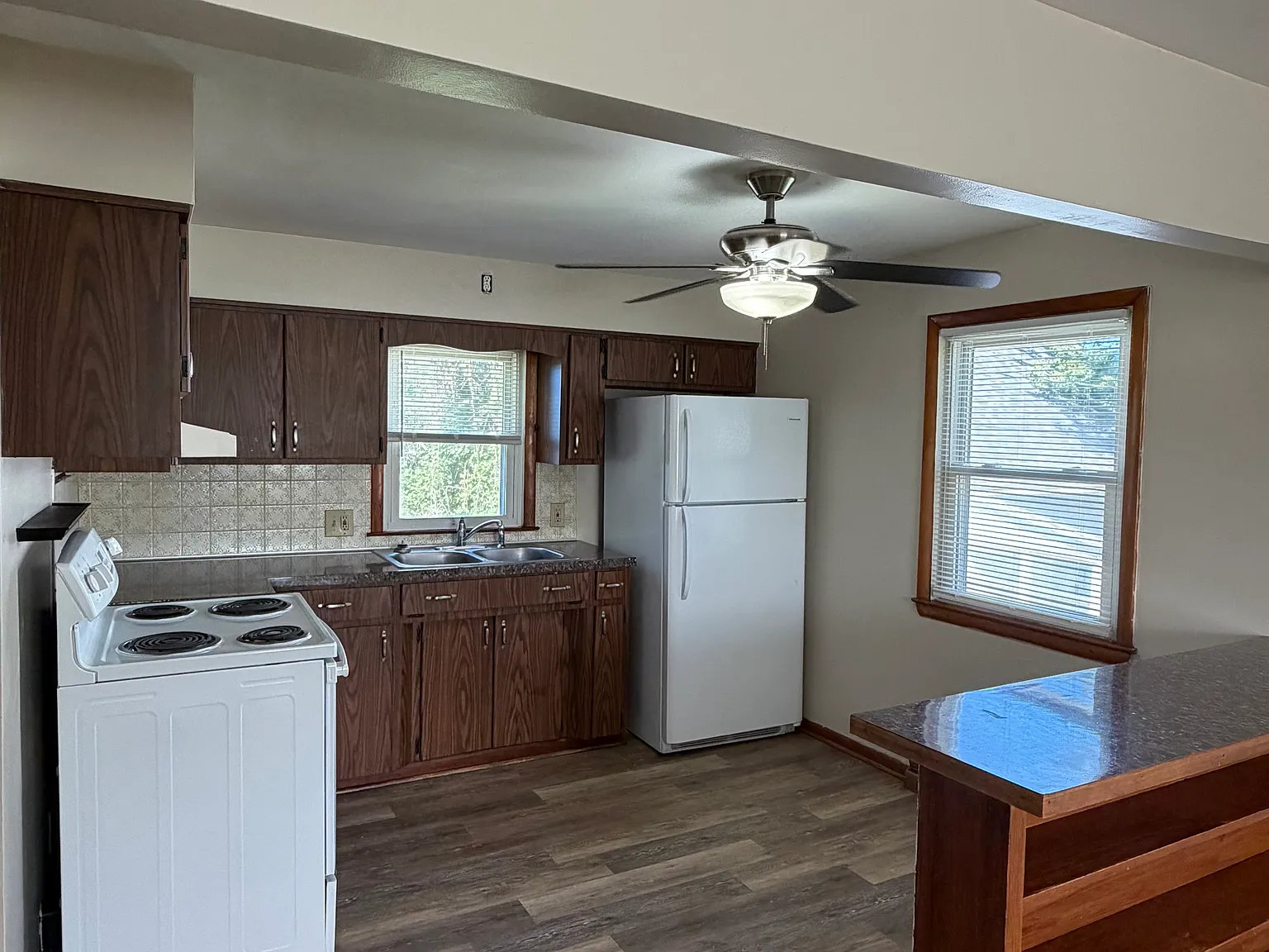 2 bed, 1008 sqft, $1,200 — Photo 3