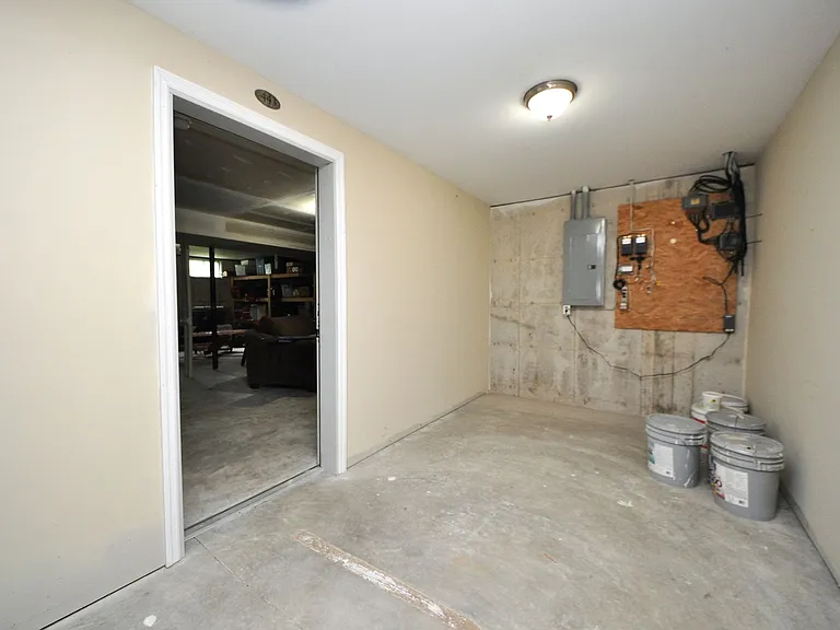 449 Woolf Rd — Photo 9