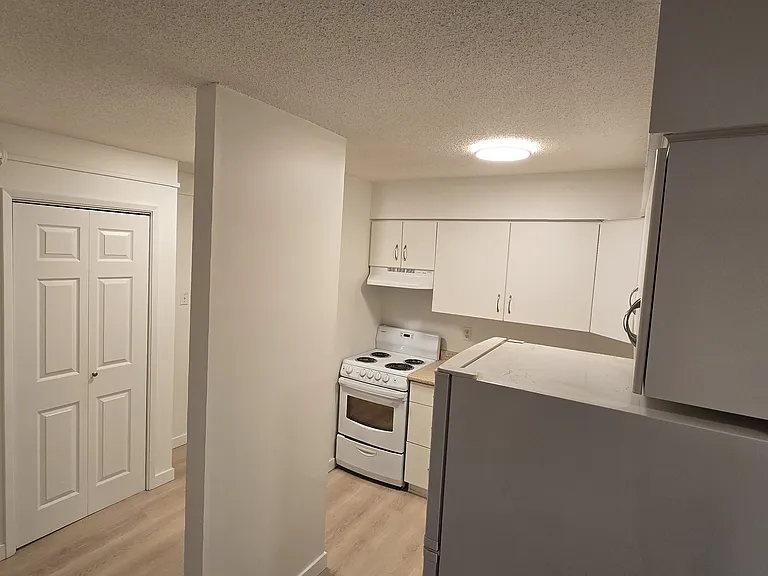 1215 Saint Georges Ave #105 — Photo 5