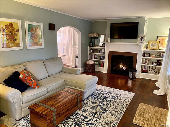 2nd image of 168 Tremont Ave