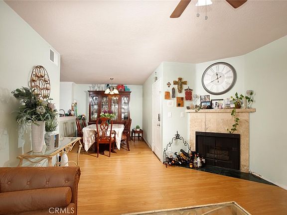3rd image of 7035 Woodley Ave Unit 204