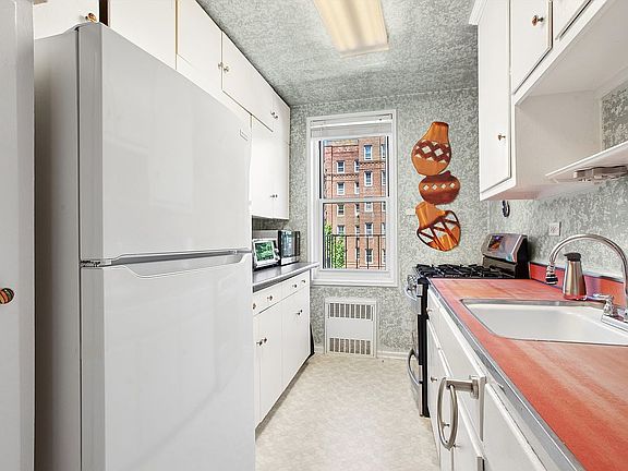 3rd image of 112-20 72nd Dr APT C27