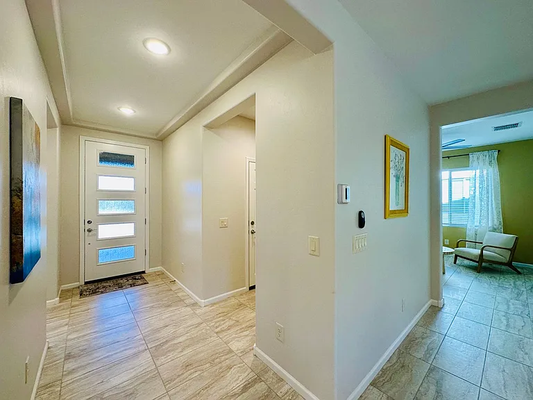 1436 E Basalt Dr — Photo 9